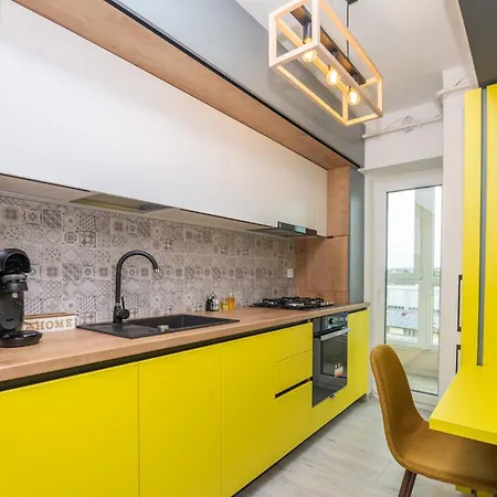 42 Apartment *